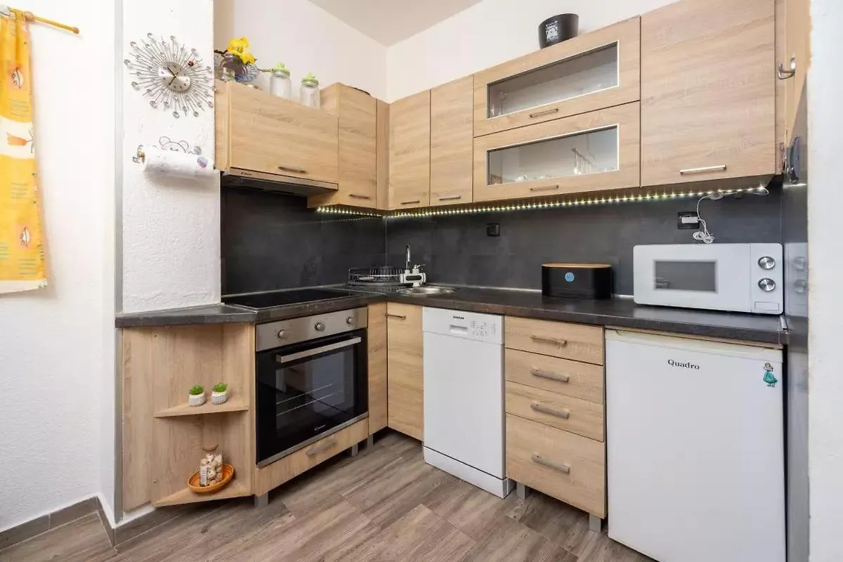 Apartment In Dramalj 39510