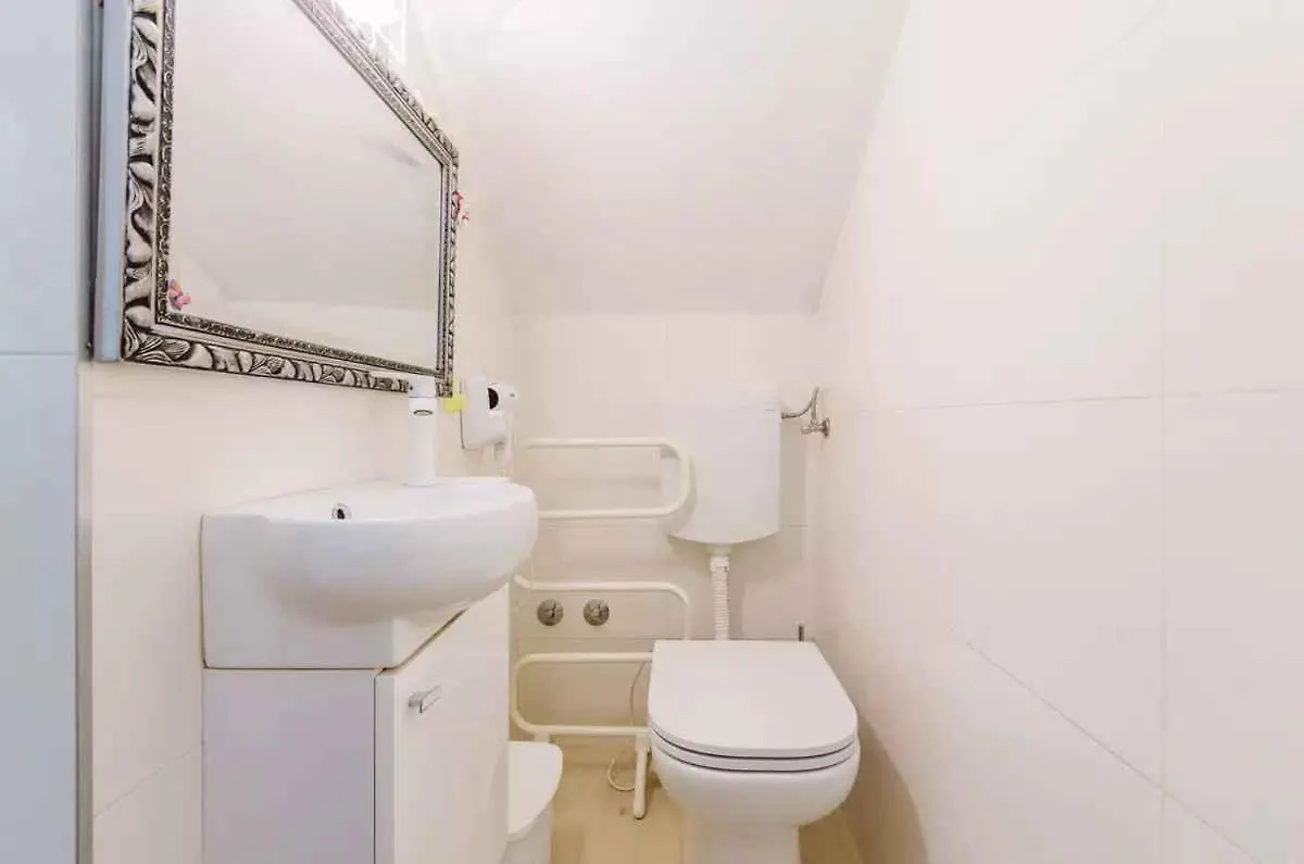 Apartment In Dramalj 39510