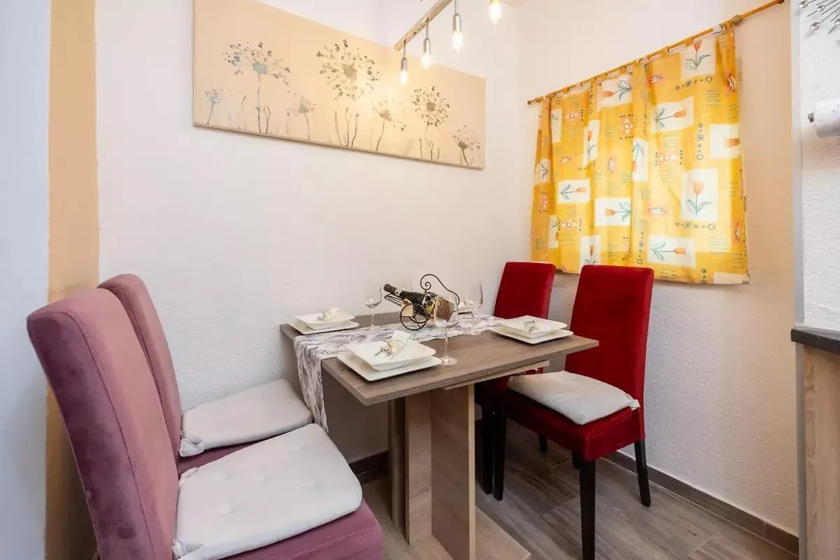 Apartment In Dramalj 39510 Croatia