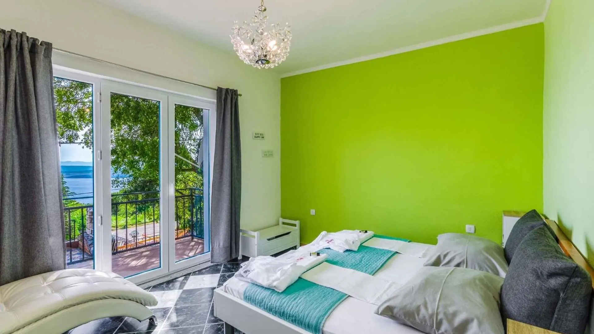 Apartment In Dramalj 39510