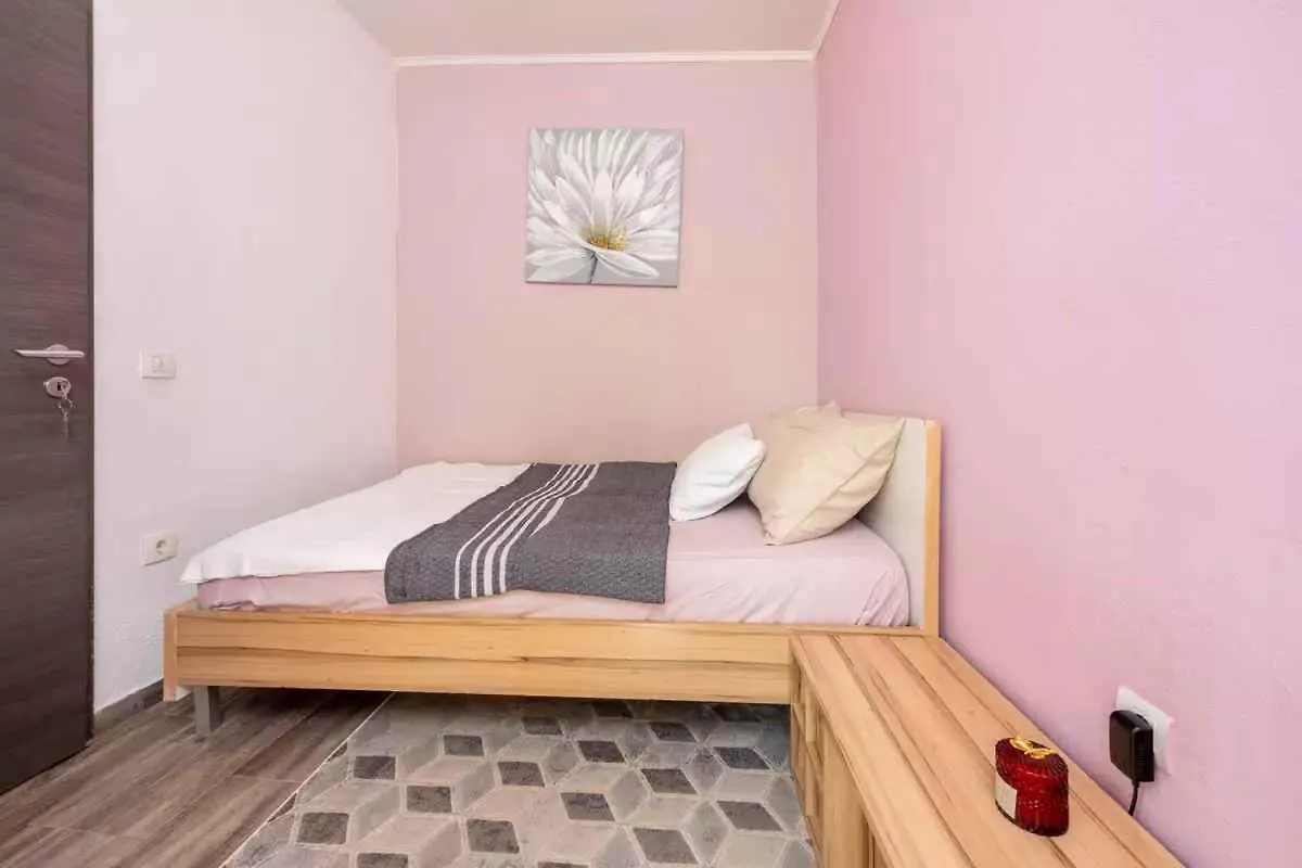 Apartment In Dramalj 39510