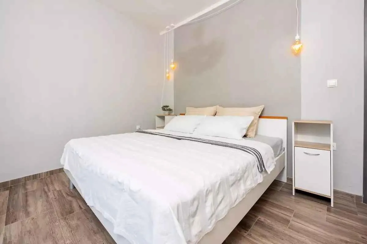Apartment In Dramalj 39510