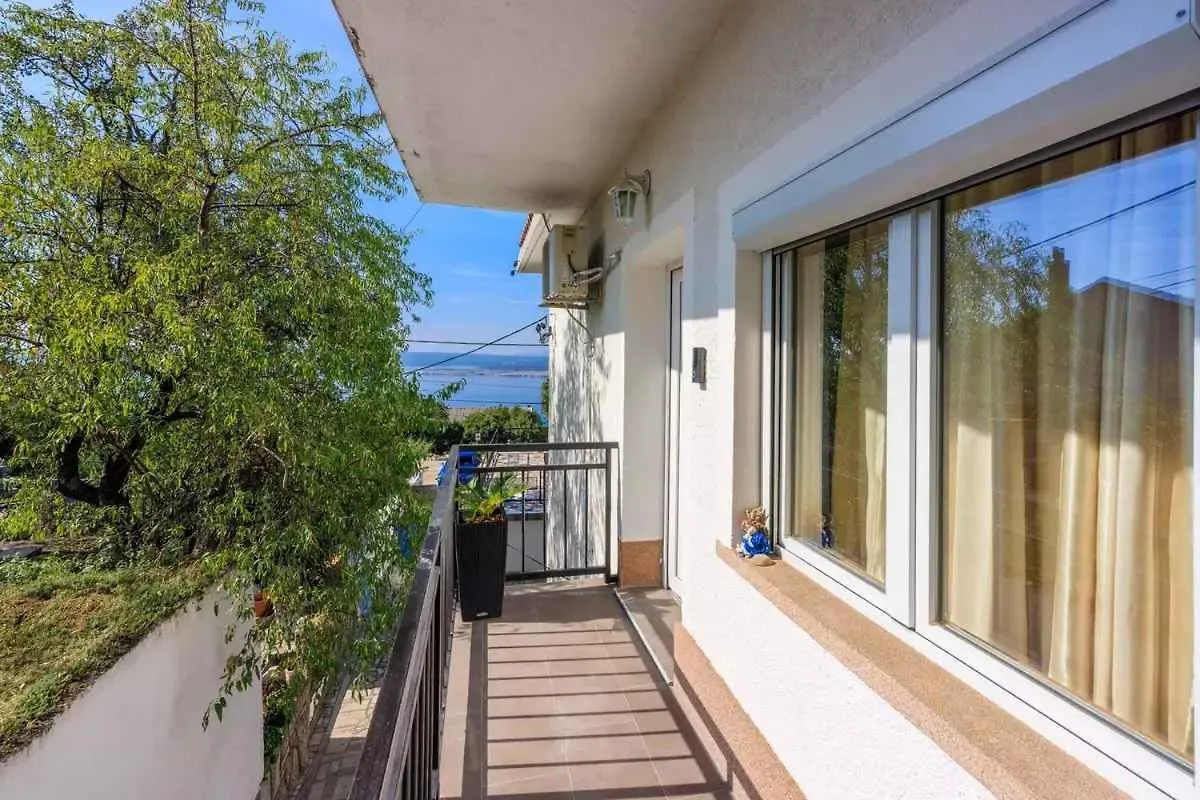 Apartment In Dramalj 39510