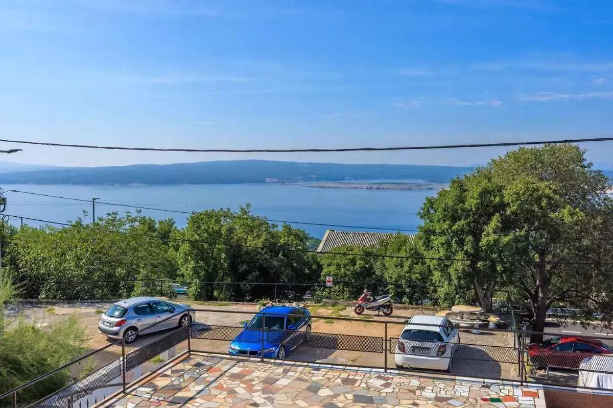 Apartment In Dramalj 39510
