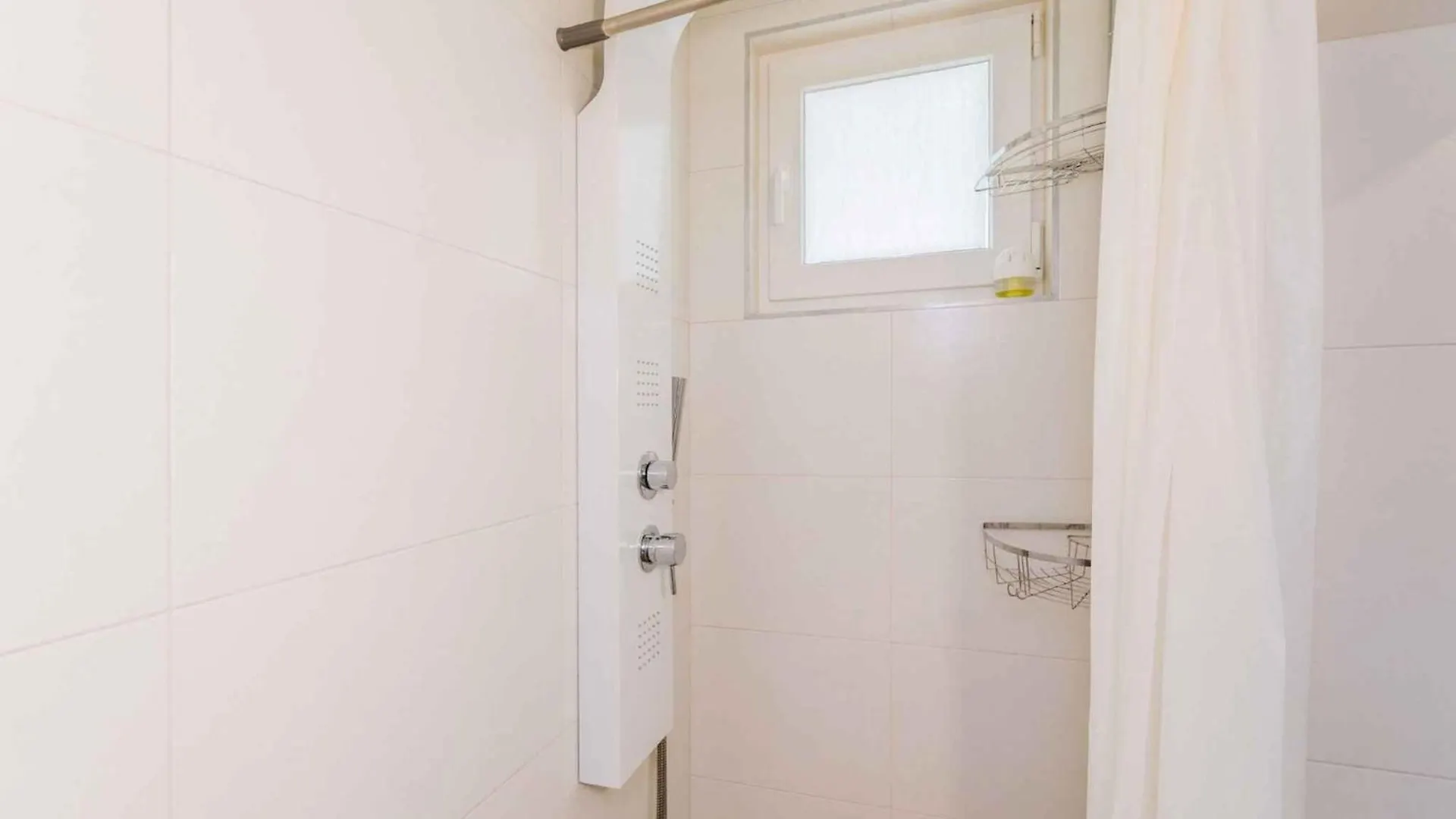 Apartment In Dramalj 39510