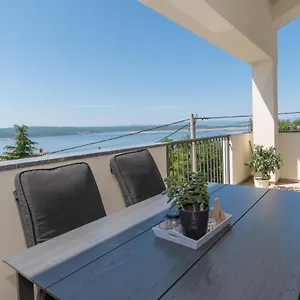 Apartman Moon, Dramalj